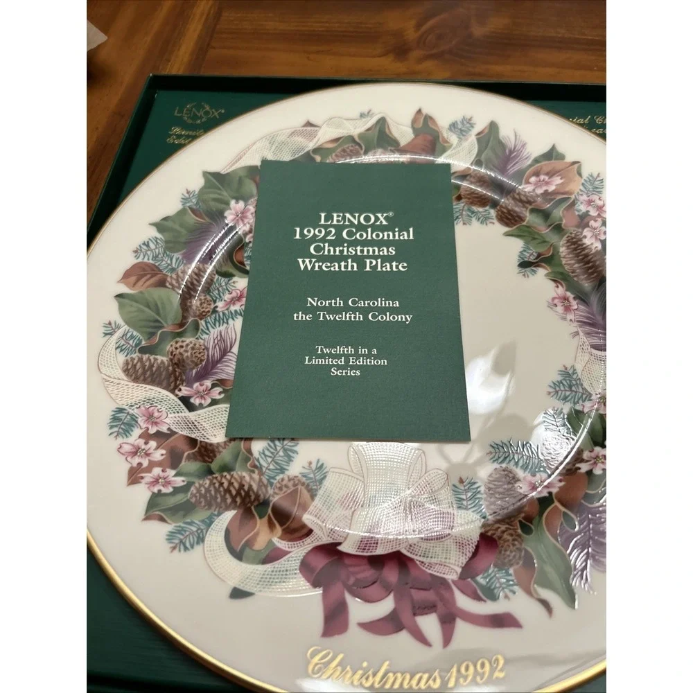 Lenox colonial christmas wreath plate North Carolina Twelfth‎ Colony 1992 Ribbon